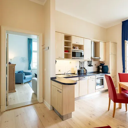 App 5 Apartment *
