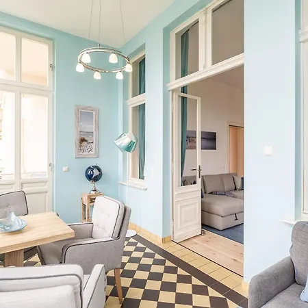 Apartment App 5 *